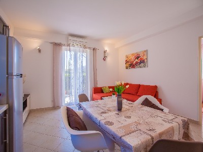 apartment cres